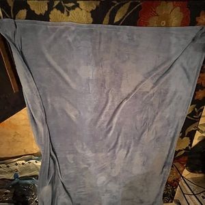 Soft Gray Faux Fur Throw Blanket Like New